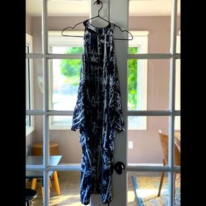 COLD SHOULDER DRESS. size 6. oversized. Palm trees. vacation. beach.